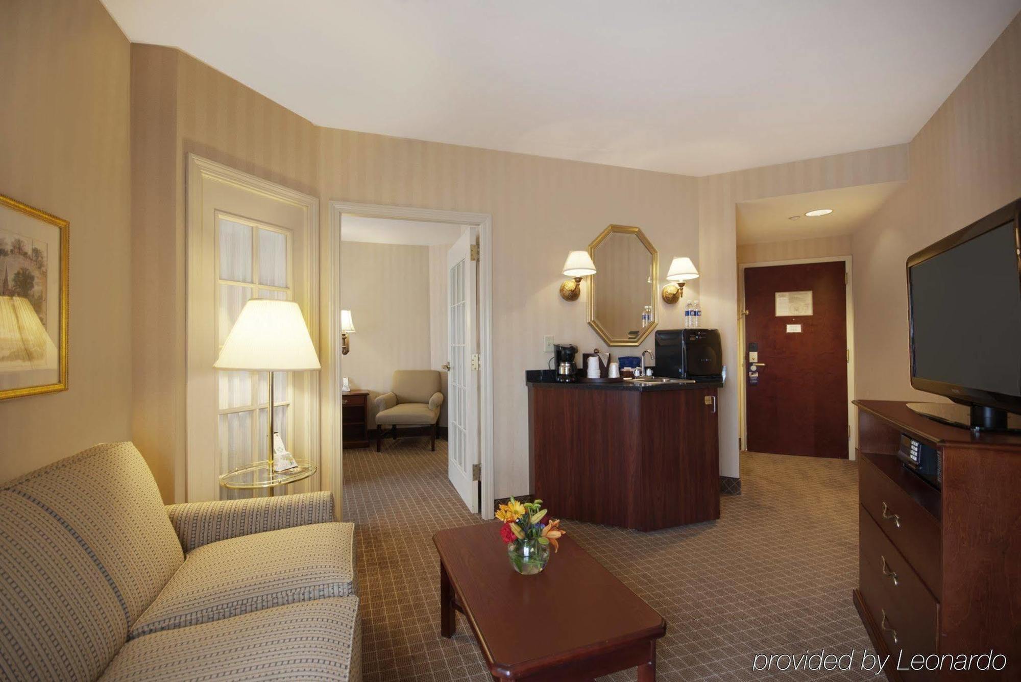 Best Western Plus Boston Hotel Room photo